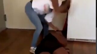 Small vs Big Fight – Small Girl Beat Up Big Girl